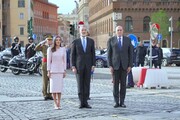 Italia-Spagna, Crosetto con i reali all'Altare della Patria