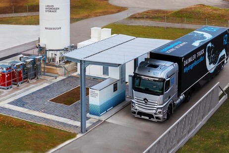 Con Linde Daimler Truck punta sui camion a idrogeno liquido