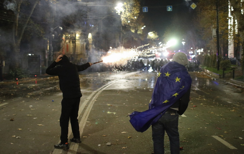 Georgian PM makes statement on EU accession as opposition protests in Tbilisi