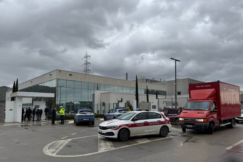 Esplosione in azienda ad Arezzo, 4 operai in ospedale - RIPRODUZIONE RISERVATA